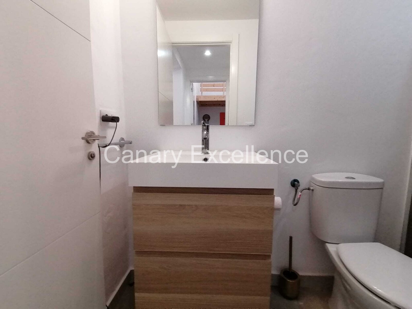 Moderne Villa mit 2 SZ und großem Garten in La Pared