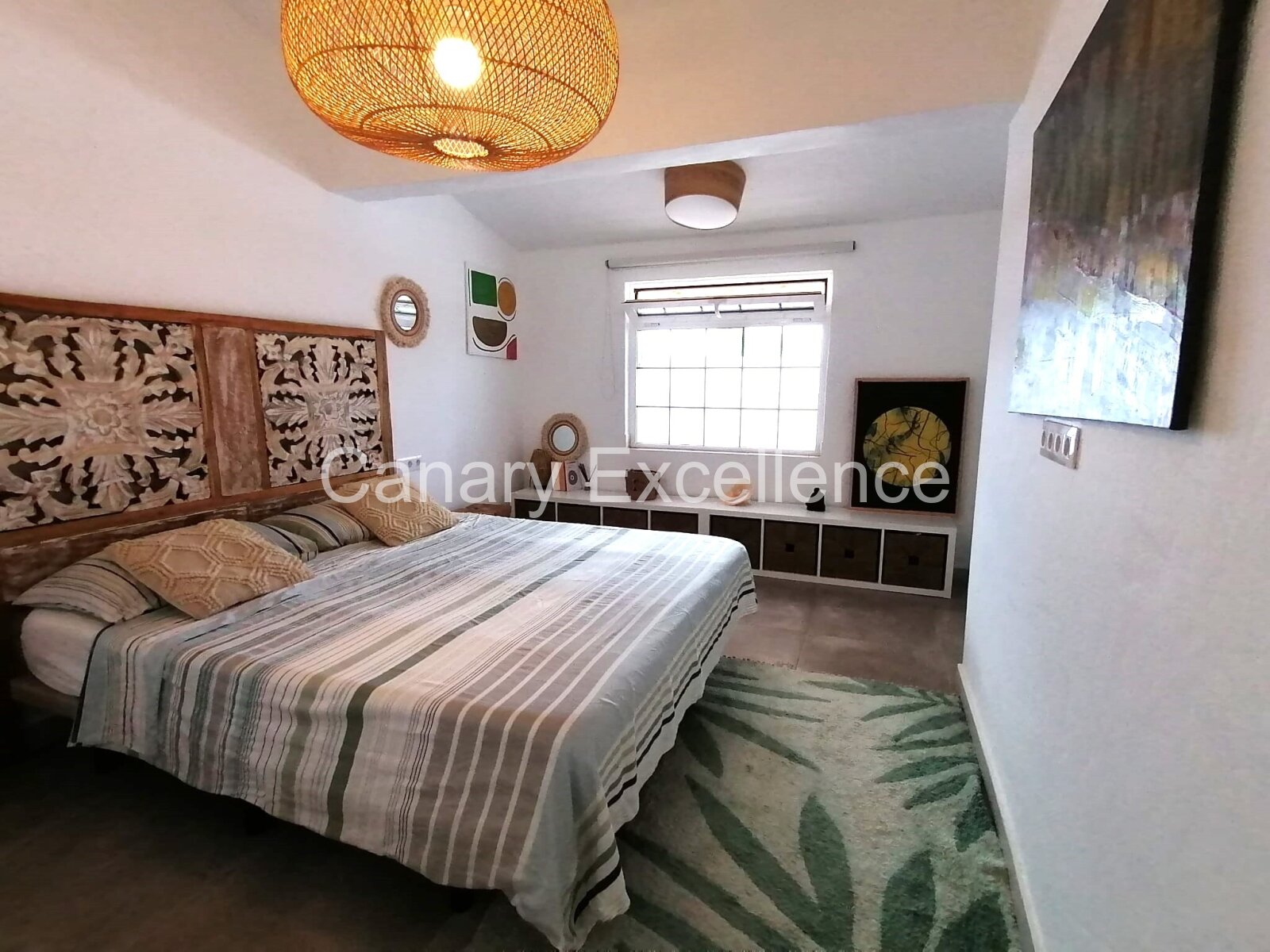 Moderne Villa mit 2 SZ und großem Garten in La Pared