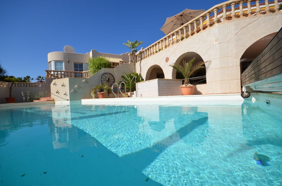 Luxuriöse Traumvilla mit Pool in Costa Calma