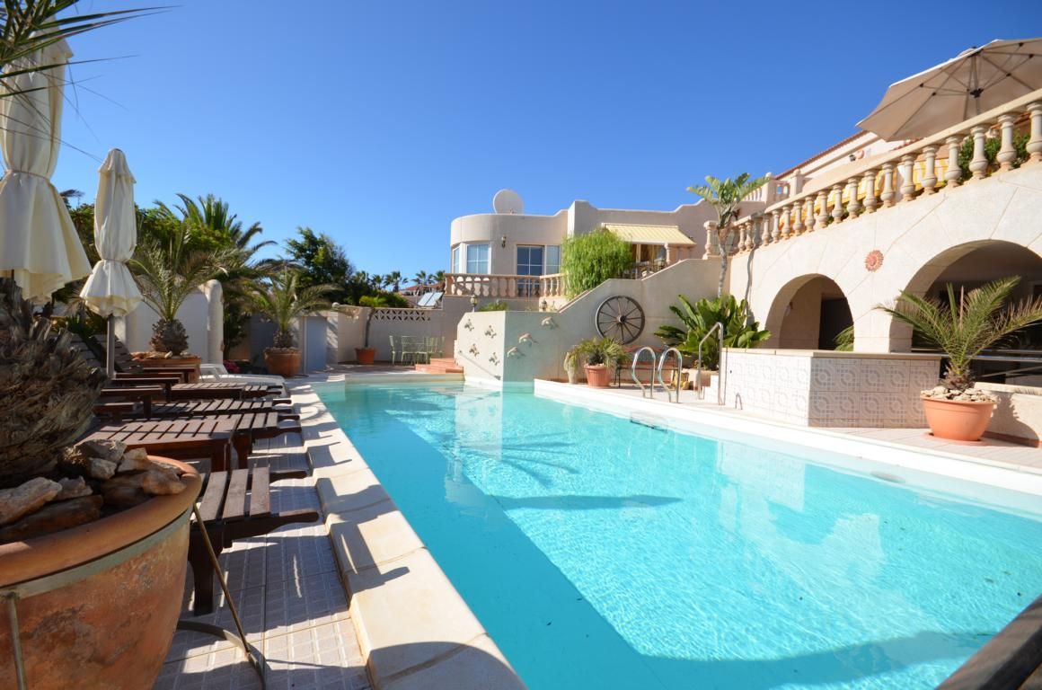 Luxuriöse Traumvilla mit Pool in Costa Calma