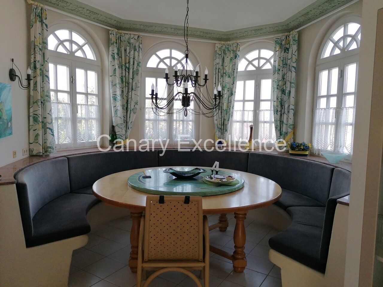 Luxuriöse Traumvilla mit Pool und Meerblick in La Pared