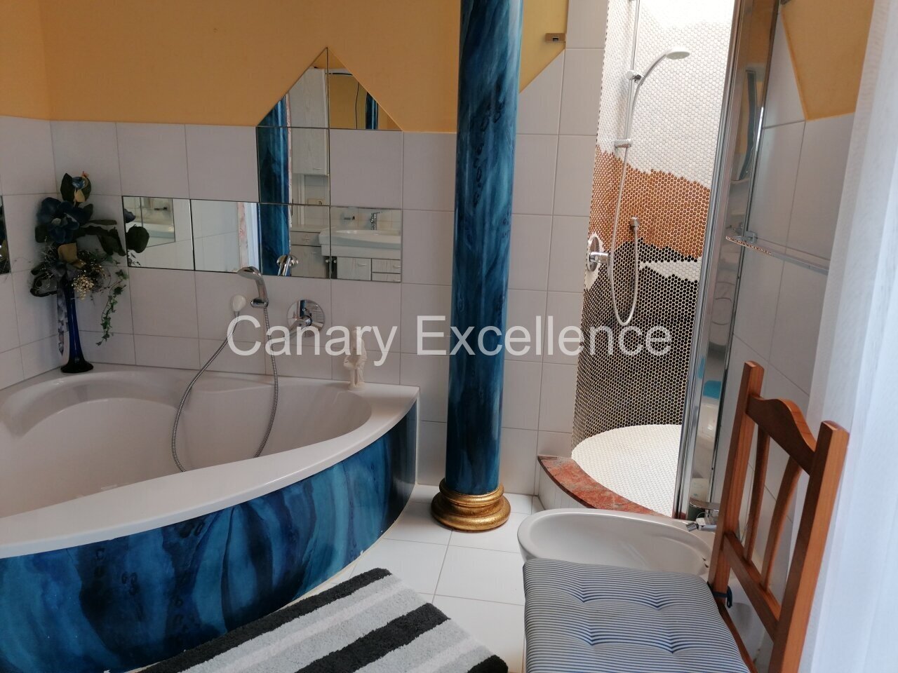 Luxuriöse Traumvilla mit Pool und Meerblick in La Pared
