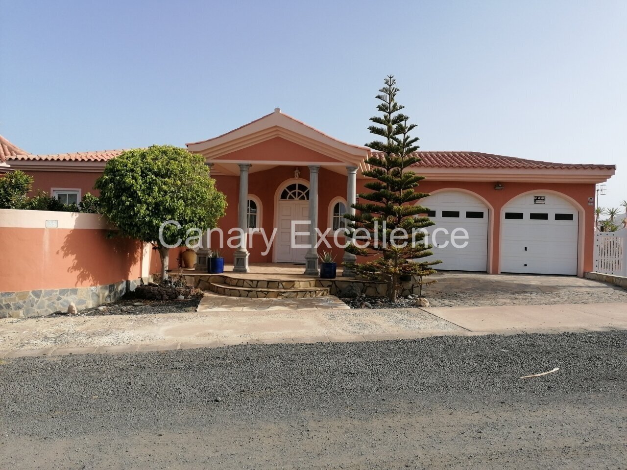 Luxuriöse Traumvilla mit Pool und Meerblick in La Pared