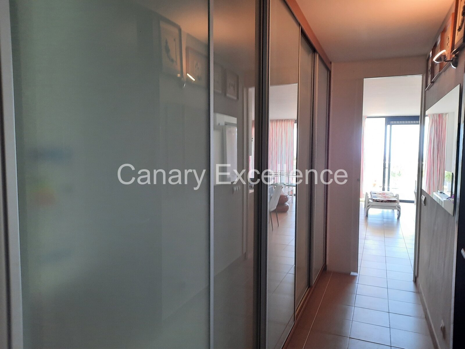 Modernes, geräumiges Apartment mit 2 SZ und Meerblick