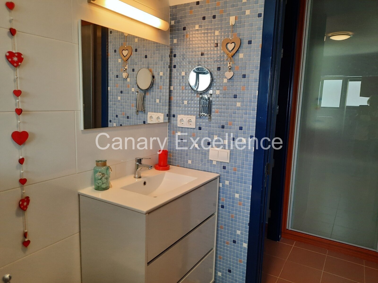 Modernes, geräumiges Apartment mit 2 SZ und Meerblick