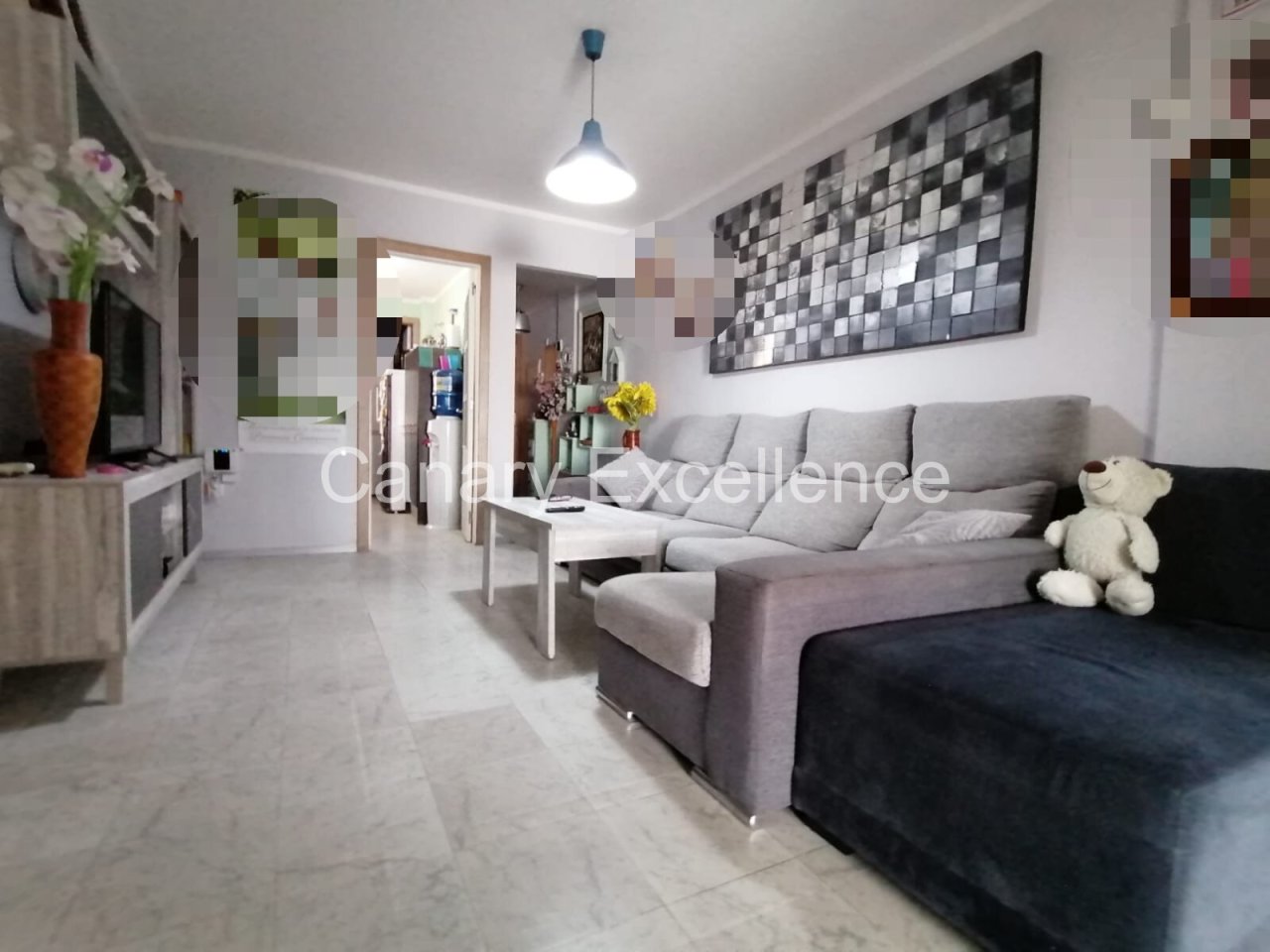 Geräumiges Wohnzimmer Geräumiges Wohnzimmer