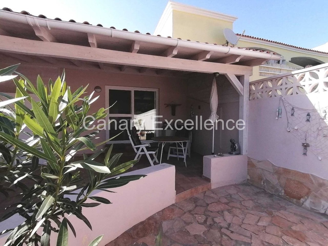 Überdachter Sitzplatz