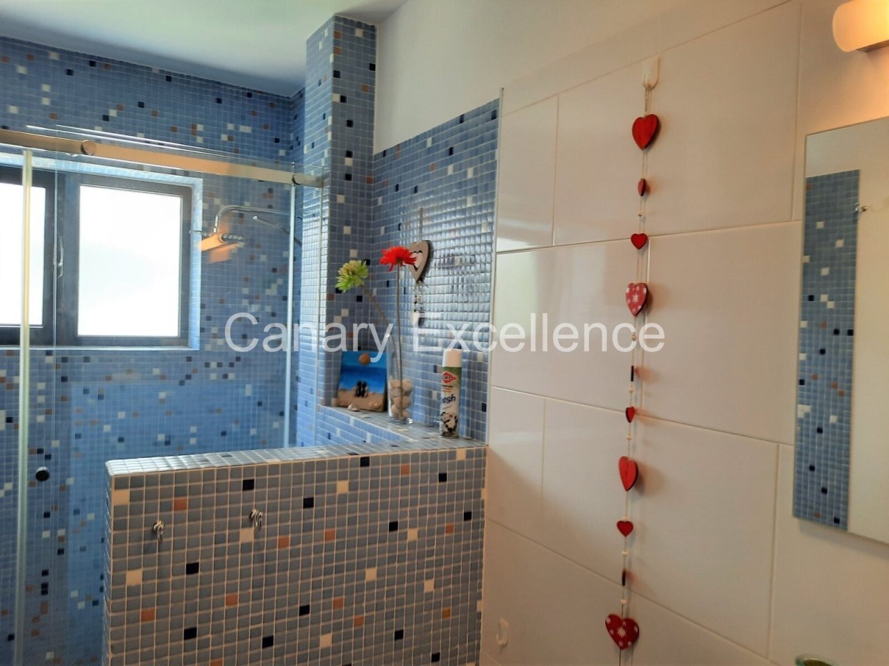 Badezimmer mit Dusche Badezimmer mit Dusche